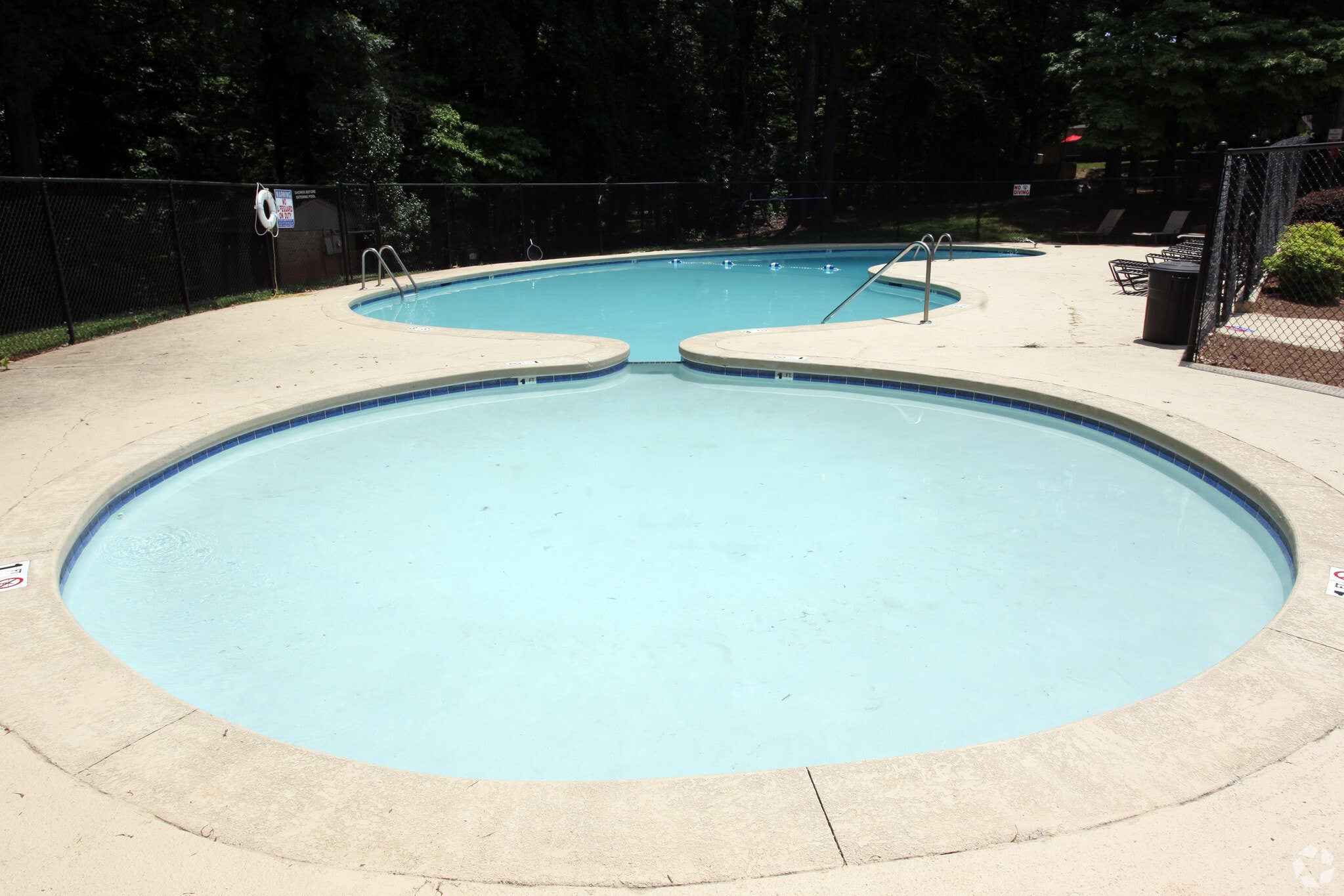 Residences at 1805 Apartments pool